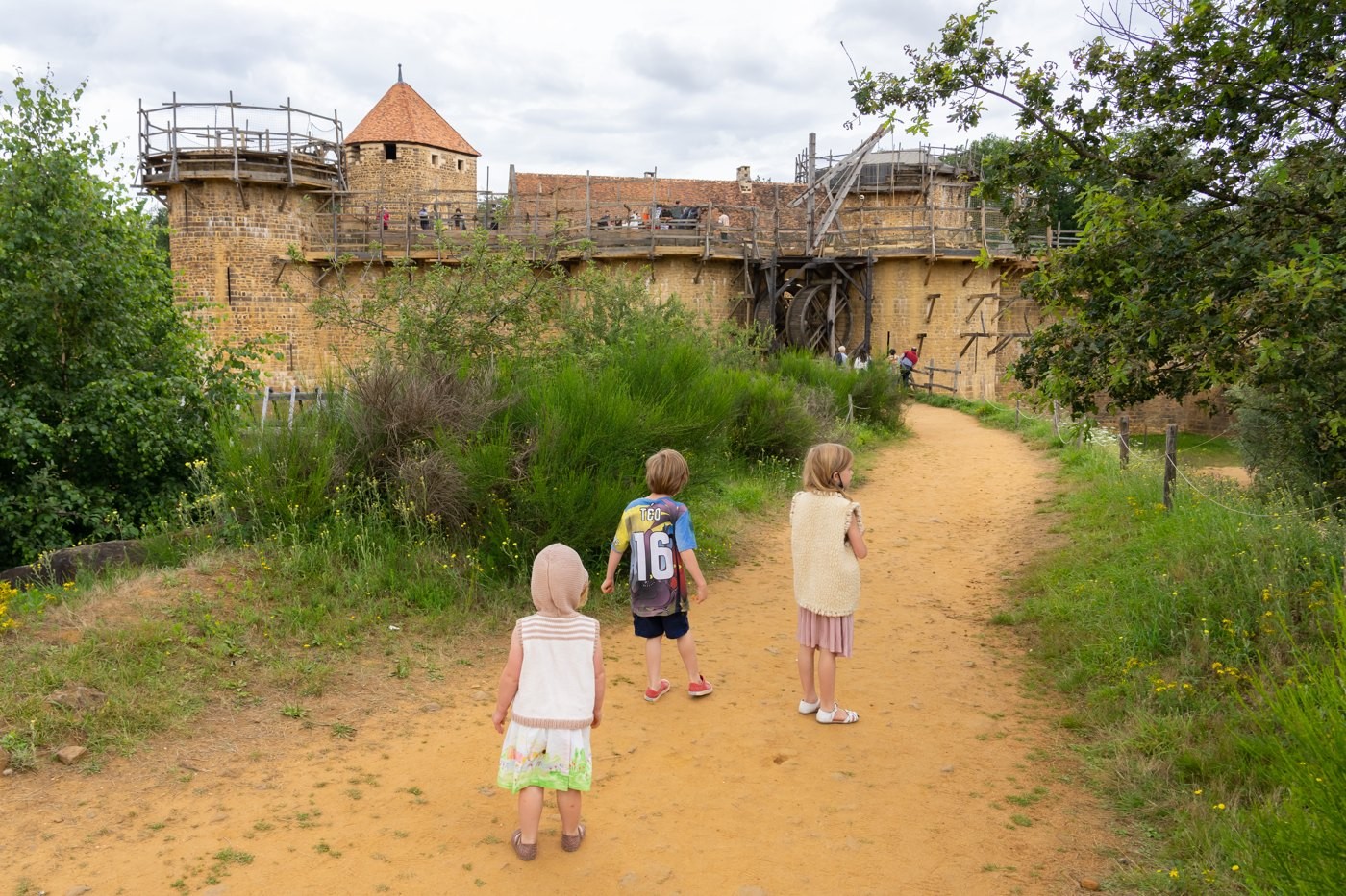 Guédelon castle under construction, the great tower; photograph by the author